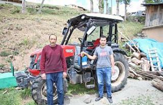 Oğlu traktörle kaza yaptı, kaskodan parasını...