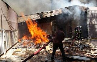 Oğlunun emeklerini yanarken gören anne gözyaşlarına...
