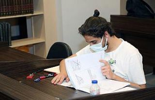 Öğrenciler sınava Talas’ın kütüphanelerinde...