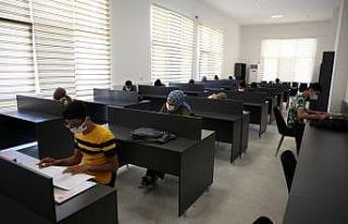 Öğrenciler sınavlara okuma evlerinde hazırlanıyor