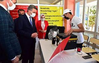 Öğrencilerden Bilim Fuarı