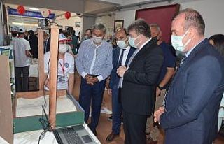 Öğrencilerin hazırladığı bilim fuarının sergisi...