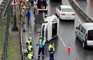 Okmeydanı bağlantı yolunda bariyerlere çarpan...