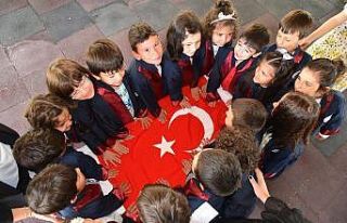 OMÜ’nün minikleri ilk kez mezuniyet heyecanı...