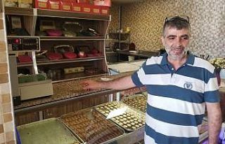 Önce karınlarını doyurdular, sonra sadaka kutularını...