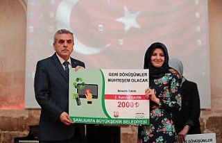 Online yarışmalarda dereceye girenler ödüllerine...