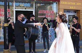 Ordulu damat Sivas’tan orkestra ile gelin aldı
