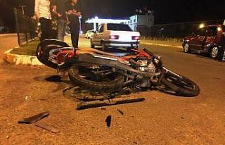 Otomobil ile motosiklet çarpıştı:1’i ağır...