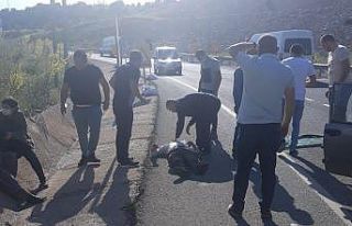 Otomobil ile tır çarpıştı, kazada 2 kişi yaralandı