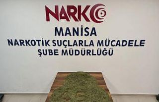 Otomobilden 12 kilo uyuşturucu çıktı