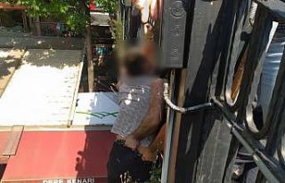 (Özel) 20 metrelik köprüden atlamak üzereyken...