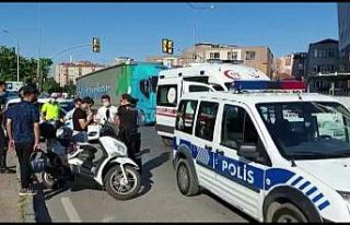 (ÖZEL)-Ataşehir’de ticari taksi motosiklete çarptı...