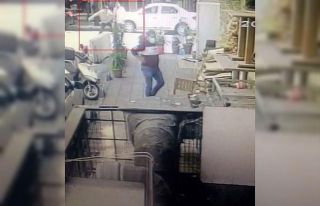 (Özel) Avcılar’da çay içip masadan kalktı daha...