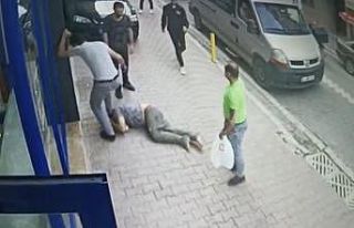 (Özel) Çocuklardan para istedi, feci şekilde dayak...