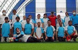 Özel çocukların futbol maçı keyfi
