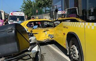 (Özel) İstanbul’da feci kaza: Taksi önce İETT...