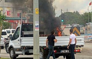 (Özel) Kamyonetin kasasında taşınan mangaldaki...