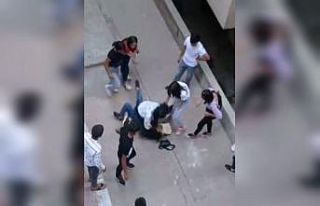 (Özel) Kızların kavgasını erkekler uzaktan izledi