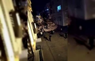 (Özel) Küçükçekmece’de laf atma kavgası: 1...