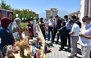 Özel öğrenciler projelerini sergiledi