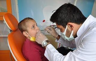 (ÖZEL) Özel eğitim öğrencilerine diş sağlığı...