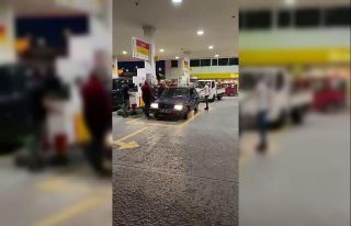 (Özel) Sancaktepe’de benzin istasyonunda çıkan...