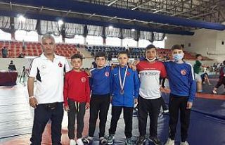 (ÖZEL) Türkiye Güreş Şampiyonasında Türkiye...