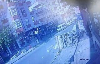 (Özel) Ümraniye’de kontrolden çıkan kamyonetin,...