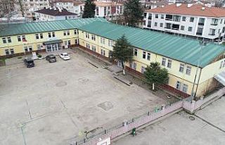 Özlü’den eğitime bir destek daha