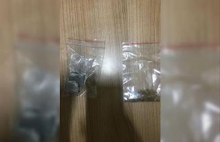 Paket içine sakladığı uyuşturucuyu bekçiler...
