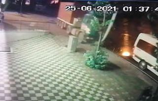 Park halindeyken freni boşalan tır 6 aracı böyle...