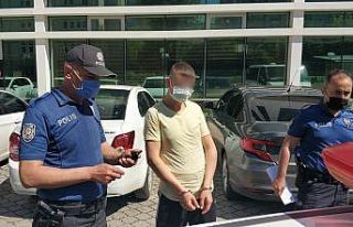Parkta cep telefonu gasbına 2 tutuklama