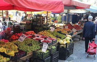 Pazarda meyve fiyatları cep yakıyor