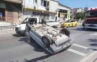 Pendik’te tamire gelen otomobil, otobüsün sıkıştırmasıyla...