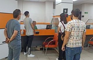 Polis önce kimliklerini aldırdı sonra sınava yetiştirdi