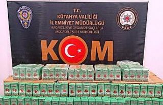 Polisin durdurduğu araçtan 212,5 kilo kaçak çay...