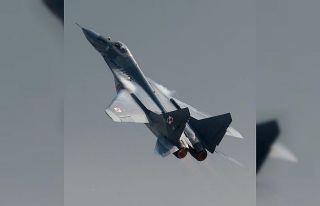 Polonya’da eğitim uçuşu yapan savaş uçakları...