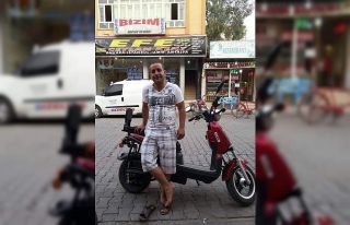 Refüje çarpan motosikletin sürücüsü öldü