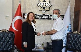 Rektör Karabulut’un kurban vekaleti Kızılay’a