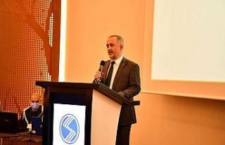 Rektör Savaşan 41 üniversiteden gelen öğrenciler...