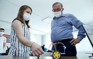 Robotik kodlama eğitiminin ilk programı tamamlandı