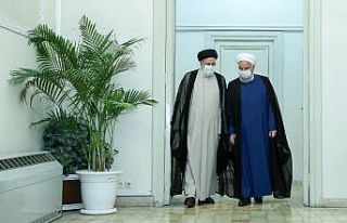 Ruhani, cumhurbaşkanlığı seçiminin galibi Reisi’yi...