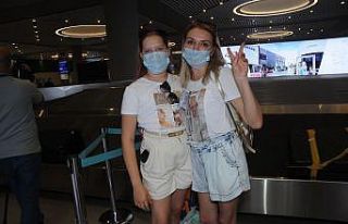 Rus turistler İstanbul’a geldi
