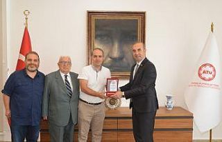 Sabuncu ailesinden ATÜ’ye bin adet mandalina ağacı