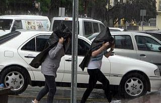 Sağanak yağış, kuraklık endişesi çeken çiftçilerin...