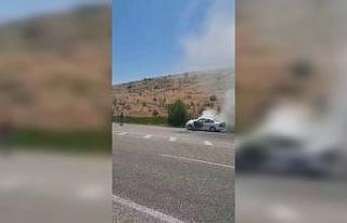 Sağlık ekipleri bu defa araç yangınını söndürdü
