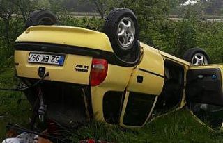 Samsun’da çarpışan otomobiller şarampole devrildi:...