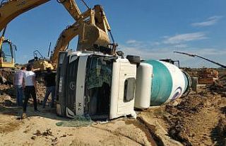 Samsun’da devrilen mikserin sürücüsü ölümden...