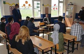 Sarıkamış Kaymakamı Koşal, köy muhtarları ve...