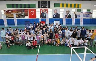 Satranç şampiyonları ödüllendirildi